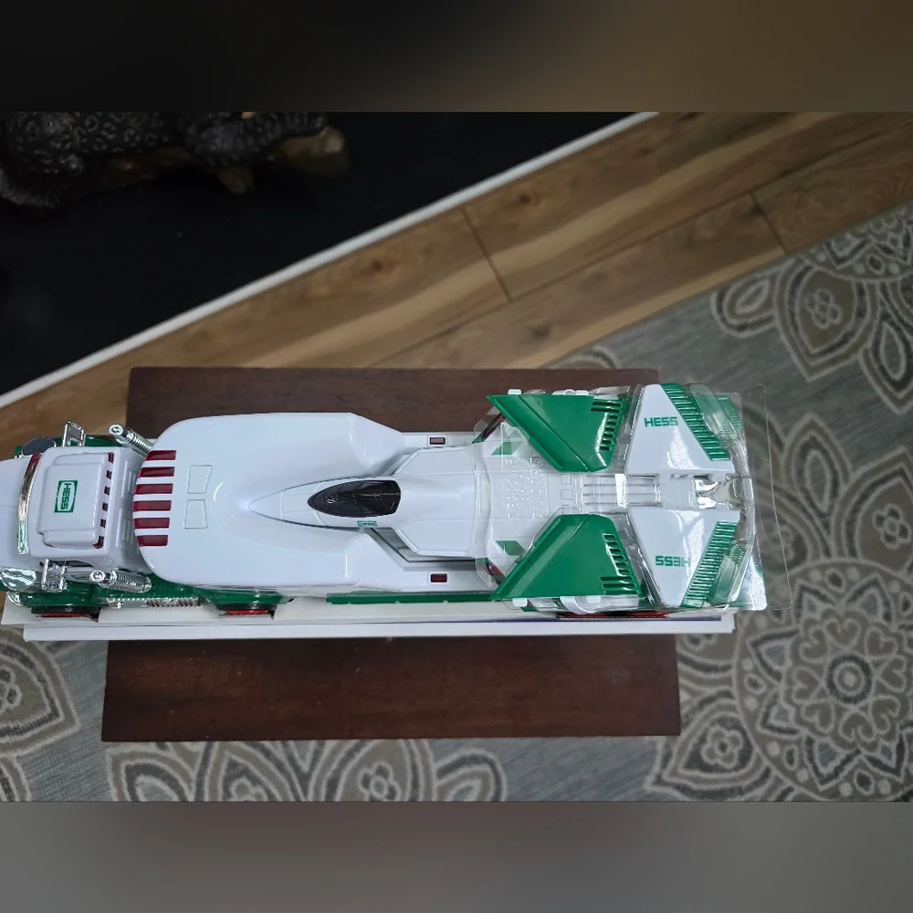 2010 Hess Toy Trailer Truck & Jet. New in Box. - Picture 3 of 10